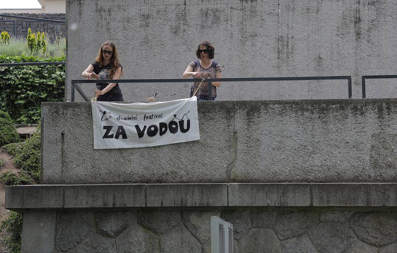 Jednodenní festival Za vodou v Kralupech nad Vltavou.