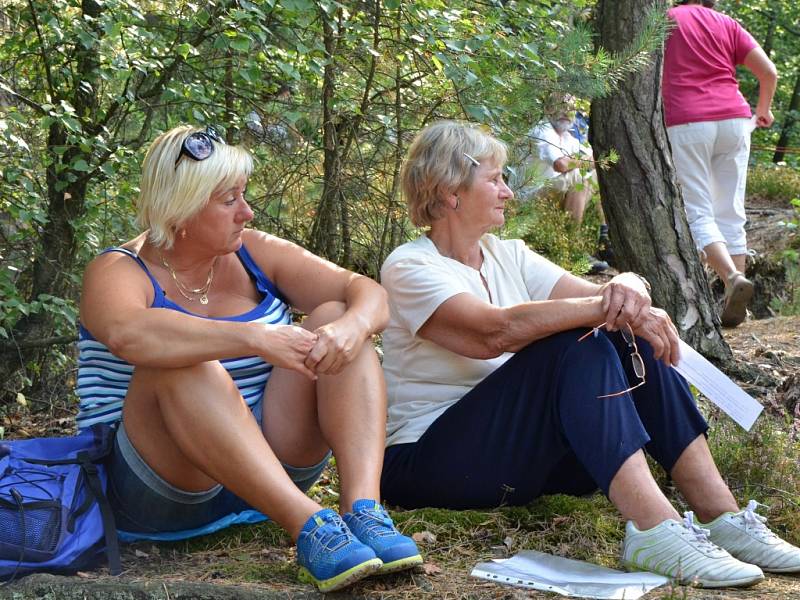 Bohoslužby ve skalách na Romanově.