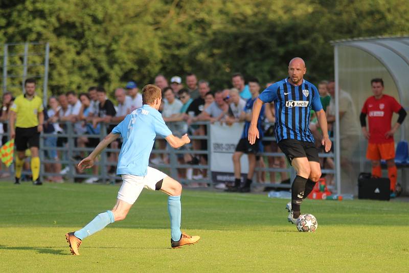 Fotbalisté Kralup vyhráli v předposledním kole I. B třídy ve Staré Boleslavi a oslavili postup.