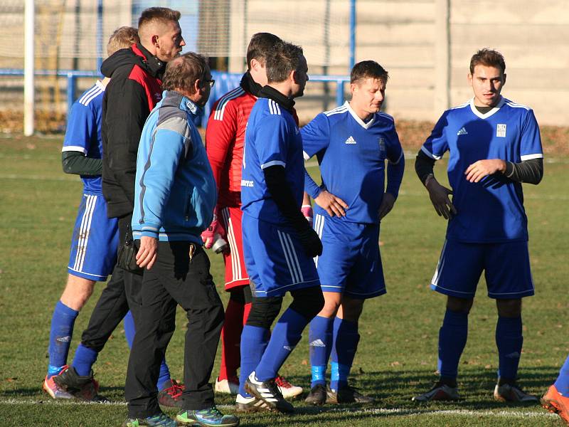 OP, 13. kolo: SK Labský Kostelec (v modrém) - Sokol Záryby B 10:0.