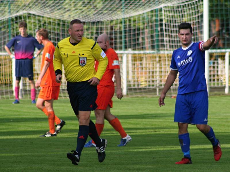 Nelahozeves v derby porazila Vojkovice, tři body Dynamu vystřelil Kobera.