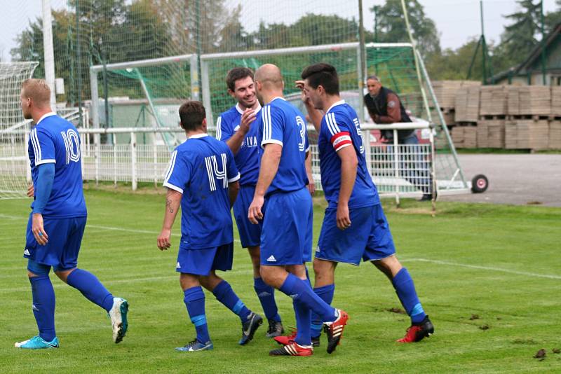 Nelahozeves v derby porazila Vojkovice, tři body Dynamu vystřelil Kobera.