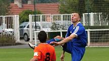 Nelahozeves v derby porazila Vojkovice, tři body Dynamu vystřelil Kobera.