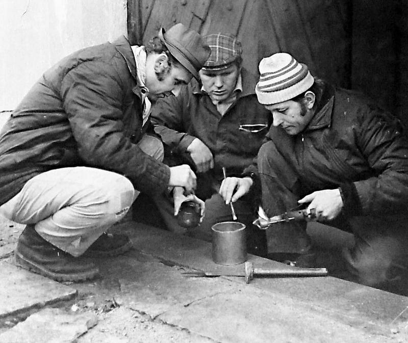 Během opravy kostela Nejsvětější trojice v roce 1974 byla do nové měděné makovice sanktusní věžičky vložena zaletovaná schránka.