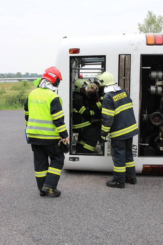 Cvičení "autobus" v Mělníku.