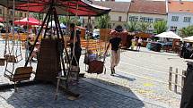 Svatoantonínský jarmark na mělnickém náměstí Míru přilákal v sobotu nejen místní, ale dokonce i turisty ze zahraničí.