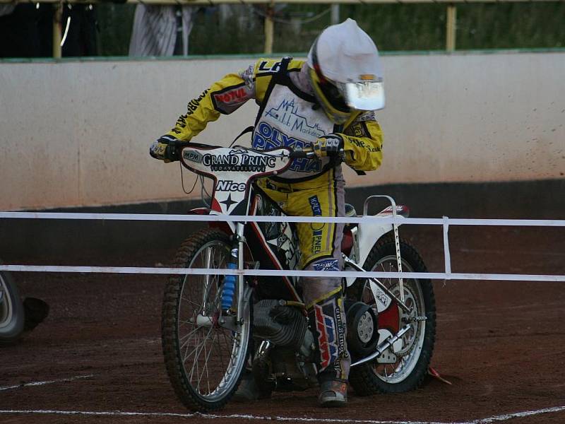 První závod finále extraligy družstev na ploché dráze vyhrálo domácí Mšeno