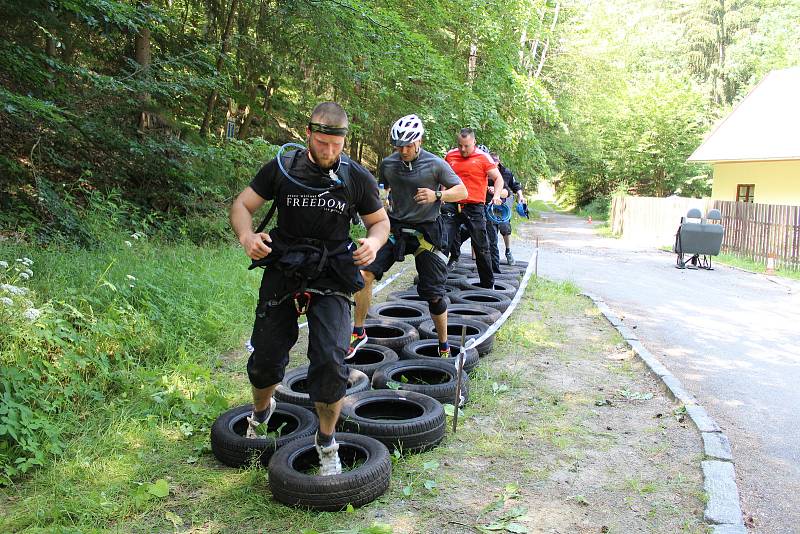 Čtvrtek byl pro policisty z celého kraje, ale i z celého Česka, prověrkou jejich fyzické zdatnosti a psychické odolnosti.