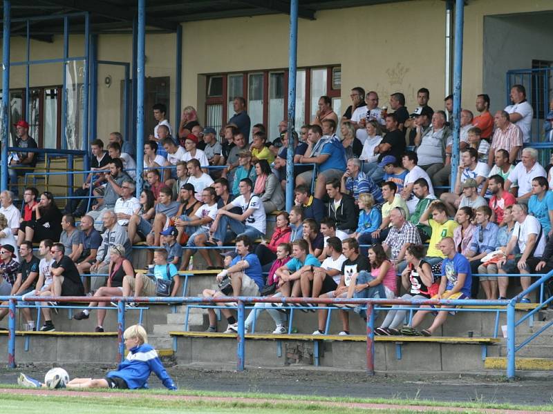 FK Neratovice/Byškovice (v modrém) - FK Teplice, 2. kolo Poháru České pošty, 12. srpna 2014