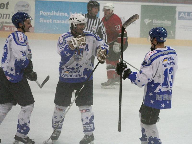 HK Kralupy (v bílém) - HC Poděbrady (4:5); 1. kolo krajské ligy; 13. září 2014