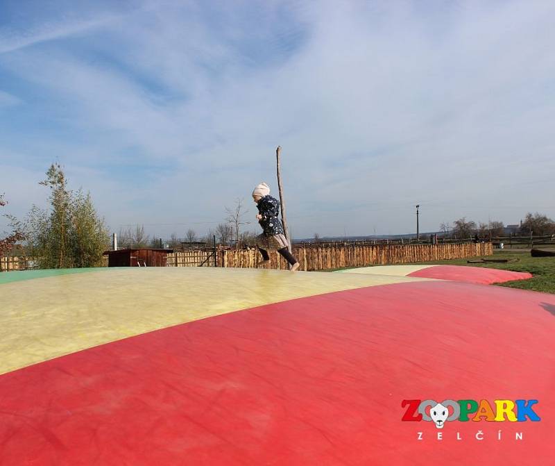 V sobotu v Zelčíně otevírá i trampolínové centrum s 11 velkými vzduchovými trampolínami, jehož součástí je i největší vzduchová trampolína ve střední Evropě.