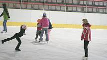 Děti si užily prázdniny na ledě