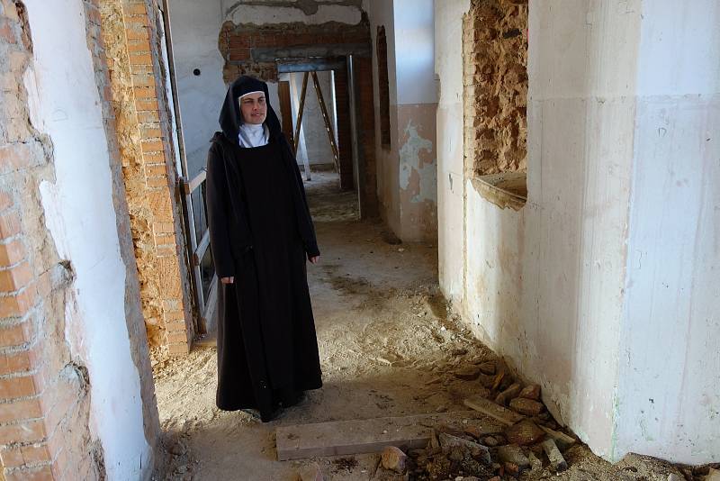 V Drastech vzniká nový klášter bosých karmelitek. Bude otevřený pro ty, kteří chtějí nabrat síly a strávit čas v tichu