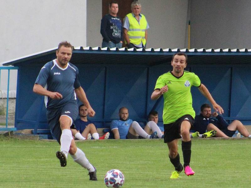 AGRO CS Pohár SKFS, 1. kolo: Kralupy 1901 (v modrém) - Dynamo Nelahozeves (2:1)