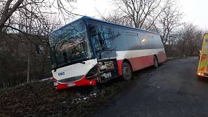 Nehoda autobusu u Jenštejna