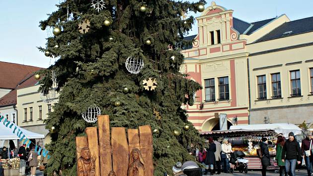 Z vítání adventu na mělnickém náměstí a v regionálním muzeu.