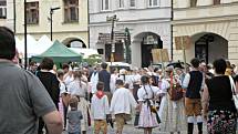 Mělník ožil letos již po jedenadvacáté folklórním festivalem Mělnický Vrkoč, který každý rok nabízí pestrou škálu lidových tradic z různých koutů republiky.