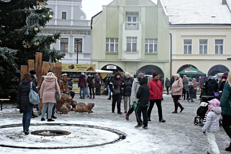 Od středy 19. prosince do soboty 22. prosince se uskuteční Mělnické vánoční trhy, které nabídnou návštěvníkům pestrý program s hudbou, divadlem a dalším kulturním programem.