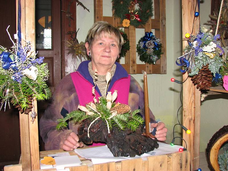 Vánoční výstava vazačských výrobků Venuše Svobodové ze Mšena