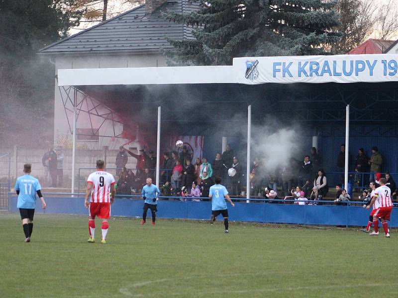 IV. třída, 12. kolo: FK Kralupy 1901 B (v modrých dresech) - Čechie Kralupy (3:0)