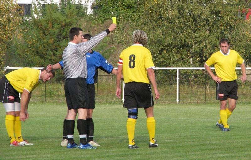 Fotbalisté Mělníka v boji o čelo tabulky rozdrtili Dřísy 5-1