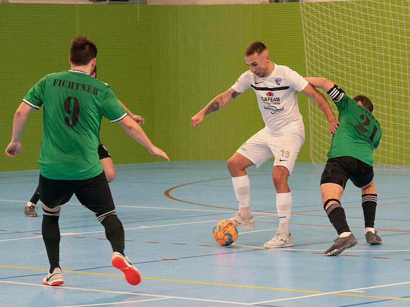 1. Futsal liga, 17. kolo: Olympik Mělník (bílé dresy) - Démoni Česká Lípa (3:2)