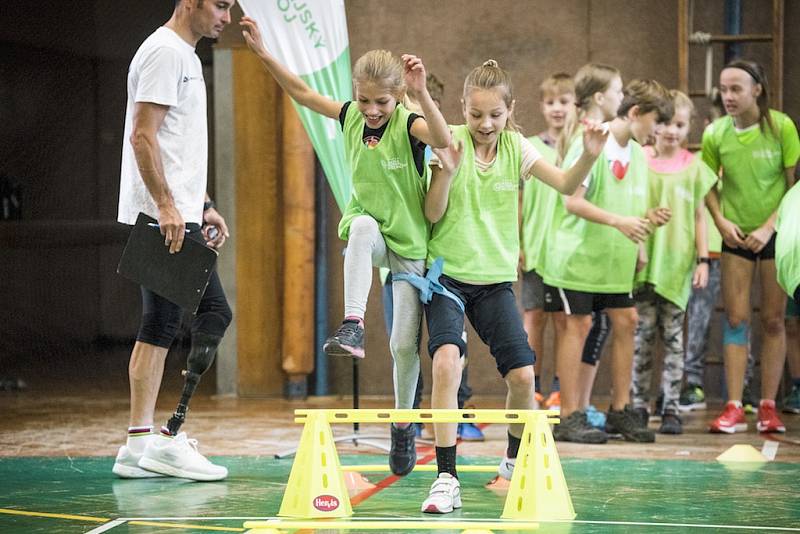 Žáci ze Základní školy J. Matiegky Mělník absolvovali v rámci Sazka olympijského víceboje trénink s olympionikem Jiřím Ježkem.