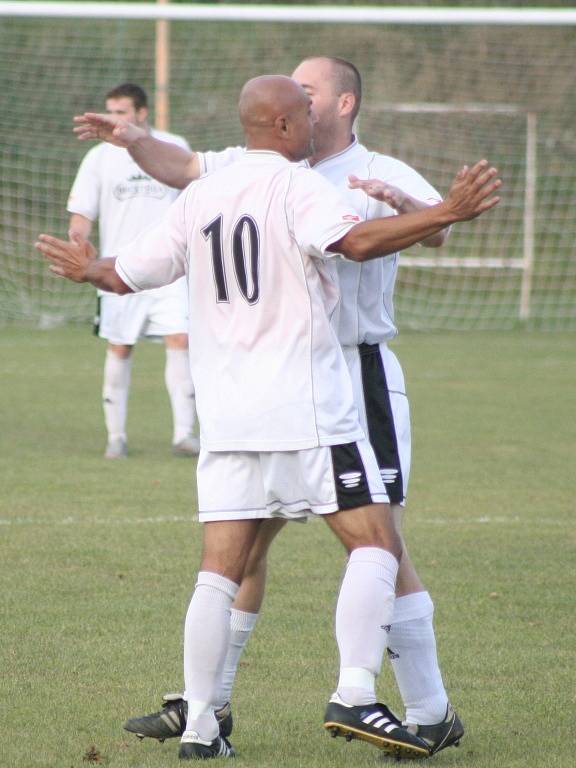 I. B třída: FC Mělník - Lužec (v zeleném)