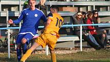 I. A třída, 15. kolo: Sokol Záryby (v modrém) - Jawa Divišov (3:7).