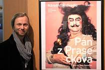 Autor výstavy Miroslav Král sbírá různé divadelní programy už dlouhá léta.