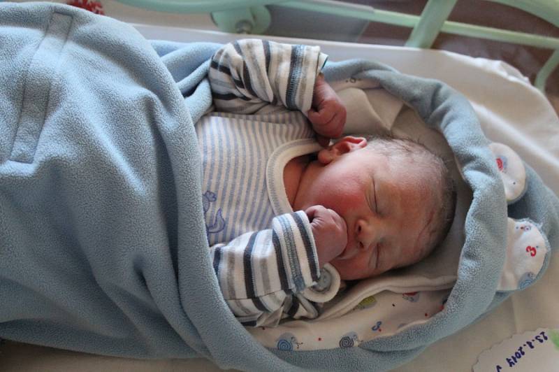 TOBIÁŠ COMPEL se rodičům Romanu Compelovi a Lucii Nehasilové z Kel narodil 23. srpna 2017 v mělnické porodnici, vážil 3,5 kilogramu a měřil 50 centimetrů. Doma se na něj těší 1,5letý Mikuláš.