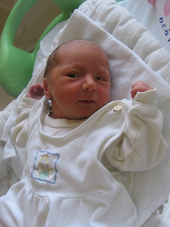 Magdaléna Vanžurová se rodičům Petře a Romanovi z Kralup nad Vltavou narodila 17. května 2012, vážila 2,98 kg.