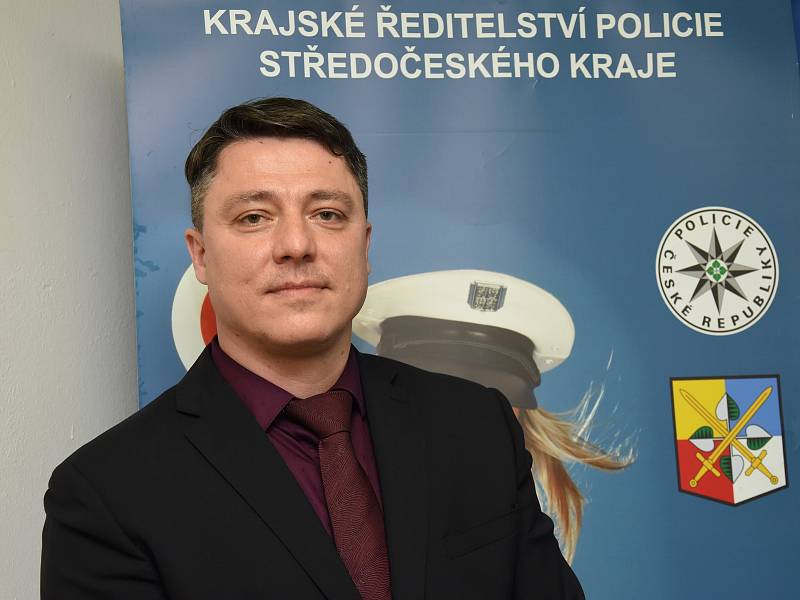 Vedoucí oddělení obecné kriminality krajského ředitelství Policie ČR Aleš Pavlík na tiskové konferenci.
