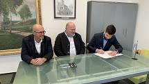 Podpis koaliční dohody v Kralupech nad Vltavou.