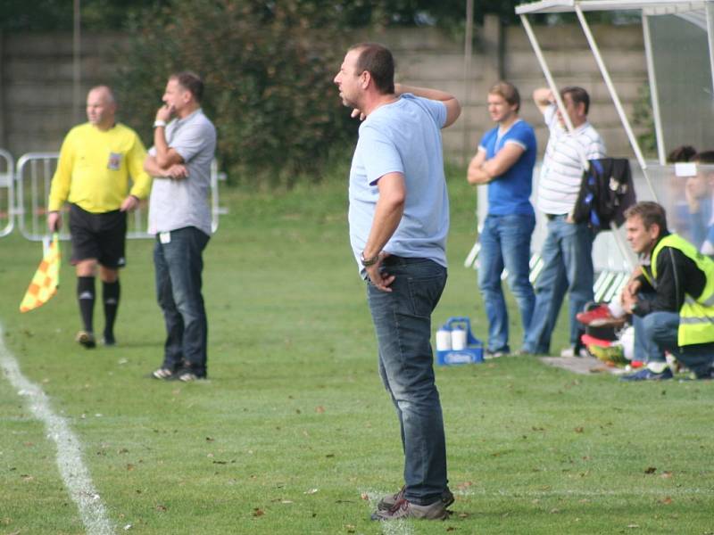 Sokol Libiš - FK Neratovice/Byškovice (v tmavém); 6. kolo divize B; 13. září 2014