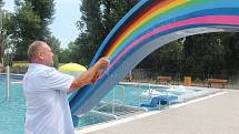 Ze slavnostní otevření zrekonstruovaného plaveckého bazénu v areálu městského koupaliště v Neratovicích.