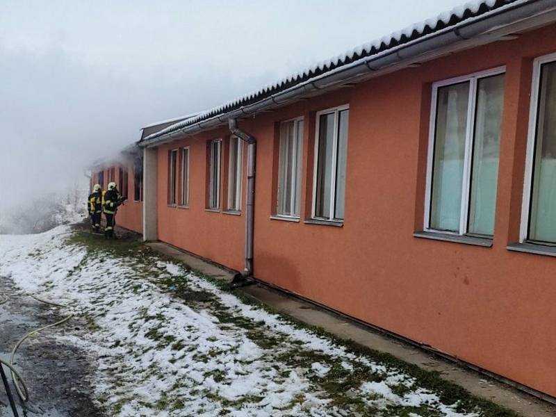 Požár ubytovny v Cukrovarské ulici v Mělníku.