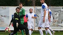 Fotbalisté Sokola Tišice (v zeleném) v 7. kole okresního přeboru ztratili nadějně rozehraný zápas se Slovanem Horní Beřkovice, hosté nakonec vyhráli 5:2.