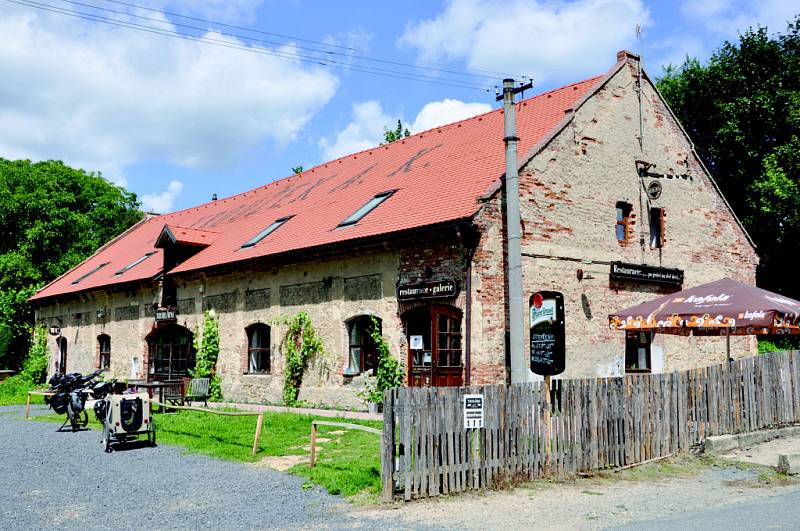 Restaurace - Galerie Truhlárna, Kokořín.