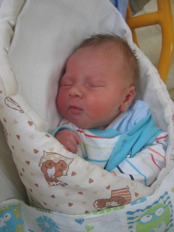 Oldřich Veselý se rodičům Petře Honzíkové a Oldřichovi Veselému ze Strážnice narodil v mělnické porodnici 13. února 2017, vážil 3,05 kg a měřil 50 cm.