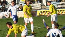 Pšovka (ve žlutém) - FC Jesenice 3-0