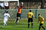 FK Brandýs n. L. (ve žlutém) - FK Pšovka Mělník (4:0); 19. kolo I. B třídy; 25. dubna 2015