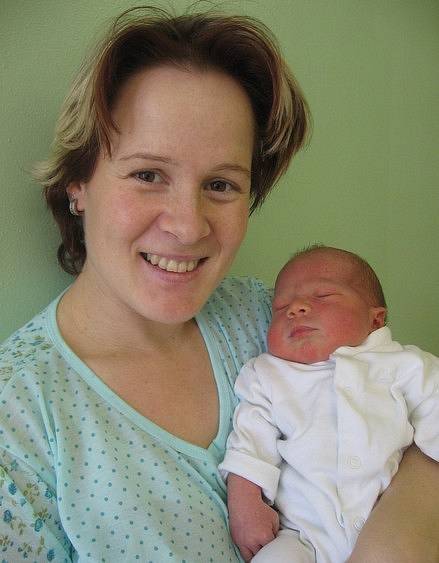 Lukáš Skokan se rodičům Lence a Jiřímu z Jeviněvsi narodil v mělnické porodnici 10. prosince 2007, vážil 3,40 kilogramu a měřil 49 centimetrů. Na brášku se těší 6letá Kristýnka.