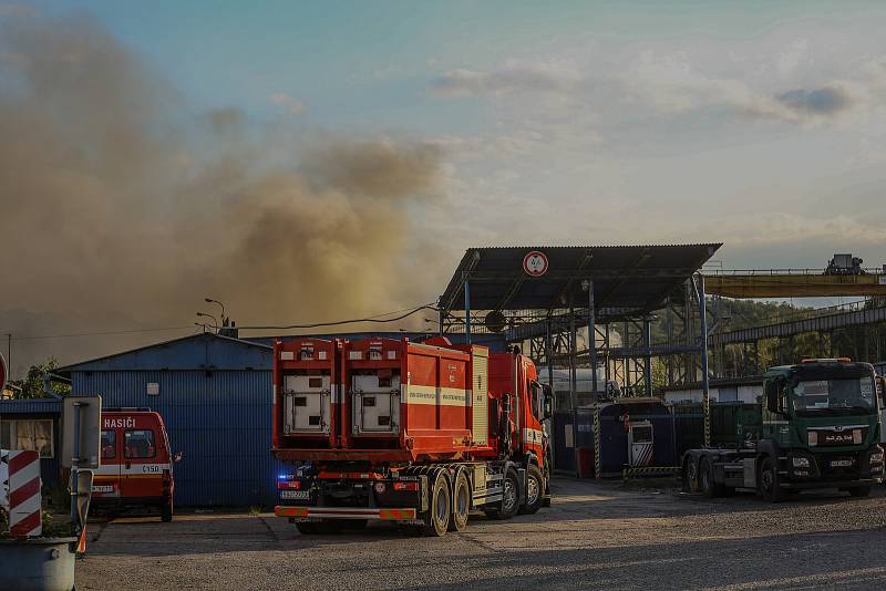 Požár v Kralupech nad Vltavou v úterý 5. července 2022.