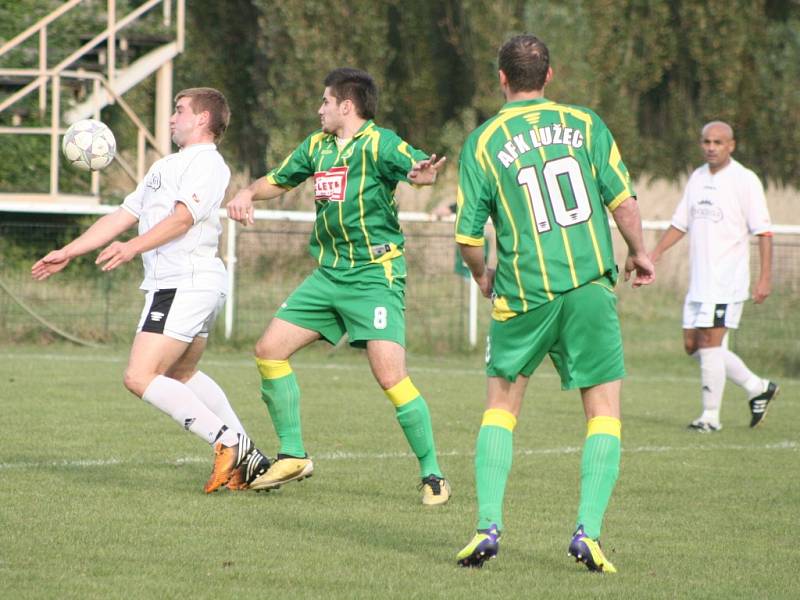 I. B třída: FC Mělník - Lužec (v zeleném)