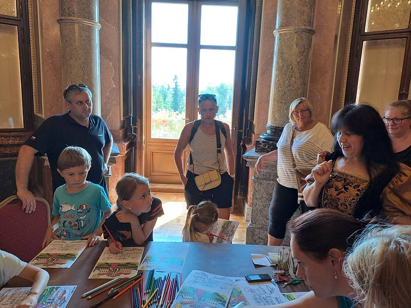 Liblice: zámek navštívila skupina dětských návštěvníků.