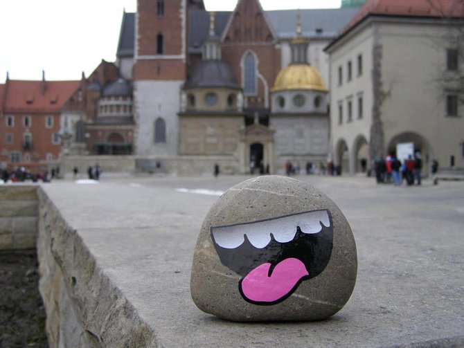 Vysmáté kamínky a street art na Mělníku.