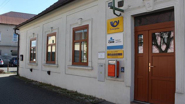 Česká pošta v Českolipské ulici v Mělníku