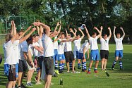 Fotbalisté kralupského FK 1901 B napodobili první tým a kolo před koncem si ve své soutěži zajistili postup výš. Oslavili ho na hřišti městského rivala Čechie, kde vyhráli 4:0.