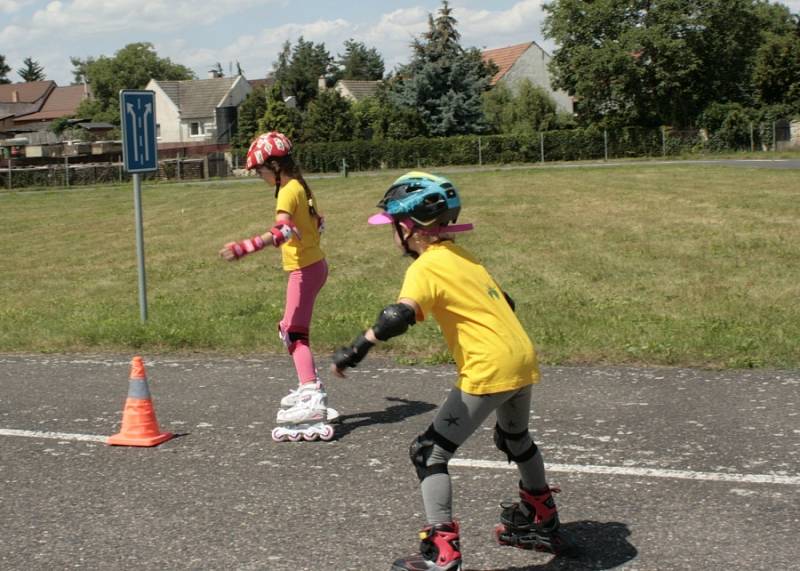 Rodinné centrum Kašpárek v Mělníku pořádá již pět let mimo dalších jiných aktivit příměstské tábory a ani letos tomu není jinak. Předposlední týden v červenci patřil výuce na in line bruslích.